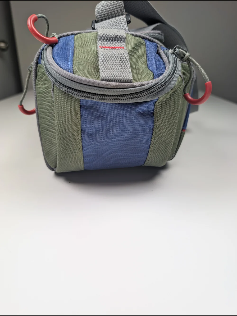 VTG Y2K Plano Softside Fishing Tackle Bag Shoulder Strap Pack Green Blue Red